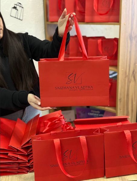Картонные пакеты с логотипом &ndash; брендированная полиграфическая продукция от BRAND FOR BRANDS. Доставка по Украине.