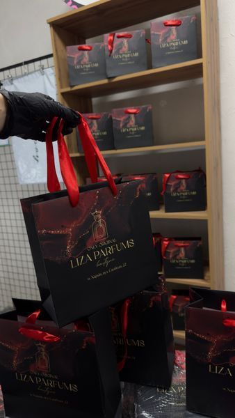 Картонні пакети &mdash; брендована поліграфічна продукція від BRAND FOR BRANDS. Доставка по Україні.